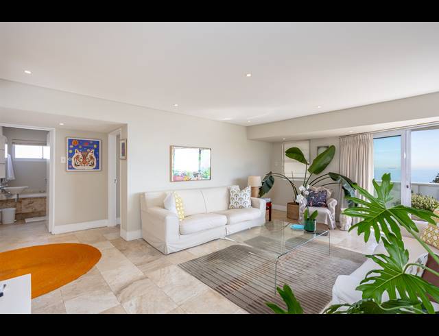 3 BEDROOM APARTMENT TO LET IN SEA POINT